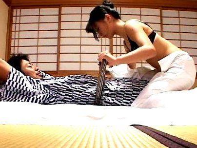 ＜ヤれる援交混浴温泉！＞「逃がしますね…♡」美乳パイ乙のマッサジー師！エロ行為簡単にできちゃうぞ！！！！
