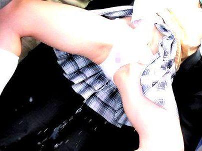 ＜痴漢！＞「もうやめて・・・イヤ、」巨乳ボイン制服美少女！媚薬痴漢行為で犯されレイプされっぞ！！！