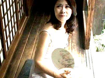 ＜四十路ババア！！＞秘密ね…♡？友達の母の色気に我慢限界！いけない関係に発展すっぞ(アダルト動画)