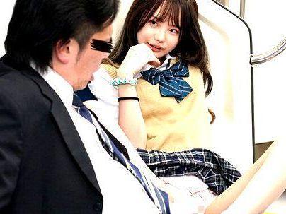 ＜最終電車！＞「嘘だろ？こんなのって？」電車痴女とばったり会って！パンチラで誘惑されてエロ行為になっちゃうゾ！！