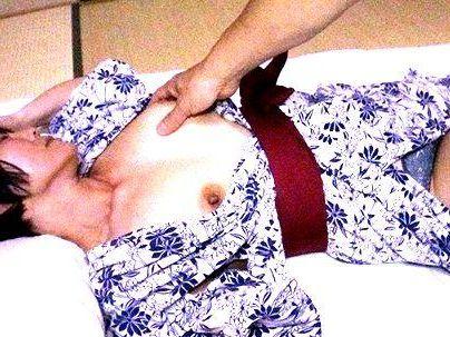 ＜熟女！＞「四十路ババア・・・みだらに！」巨乳ブスほうれいせんバリバリのBBA！他人棒でNTR持ち込まれるぞ！