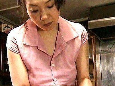＜ヘンリー塚本！＞「昭和のポルノ映像！」性欲高めの人妻！隣人と旦那裏切りファックしちゃうゾ！！