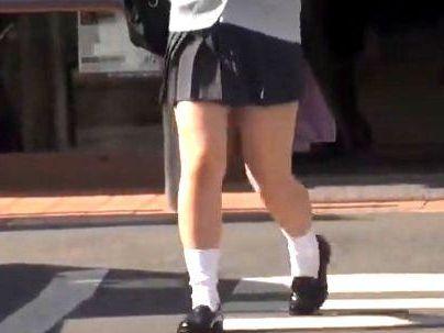 ＜マジックミラー号！＞【太もも・・エッロ！】下着モニターに騙された制服女子！ＭＭ号でガチファックになっとるぞ！！！