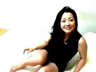 ＜超乳美魔女！＞太ったか？お騒がせ爆乳オッパイ元芸能人！最終章が始まったらしいぞ(アダルト動画)
