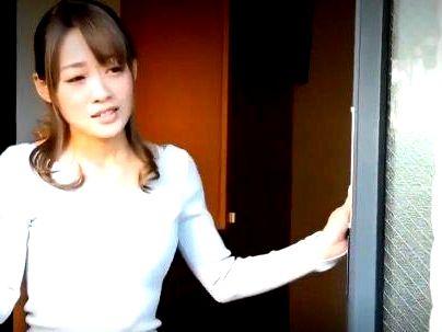 ＜不倫！＞「夫のよりいいの…」優しい感じの奥さん！旦那を裏切りふぁっくシチャウゾ(アダルト動画)