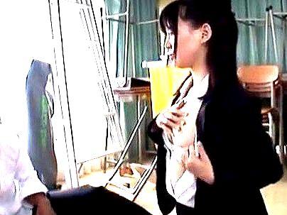 ＜女教師！＞「乱交で？・・・顔射！」色っぽい美人美乳パイ乙の先生！生徒チンポで乱交ファックになるぞ！！