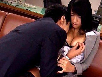 ＜ナース！＞「乳首クリクリ・・・いいの…♡！」日焼け跡のこる看護師ナース！野外でエロ行為してっゾ！！！