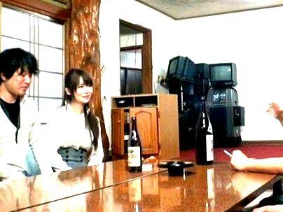 ＜乱交！＞「助けて…ダメです…」真面目で綺麗な美人奥さん！親戚オヤジ達に無理矢理やられるぞ(アダルト動画)