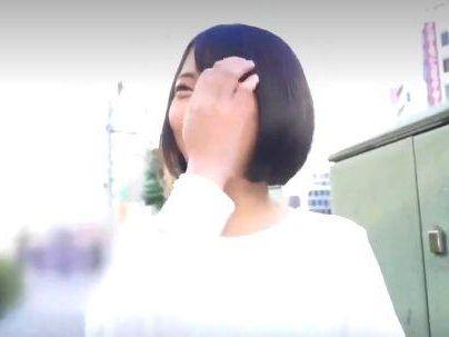 ＜素人ナンパ企画！＞「クリ・・いいの…」美乳ショートカットの美女ゲット！口説かれてエチエチ持ち込まれるぞ！！！
