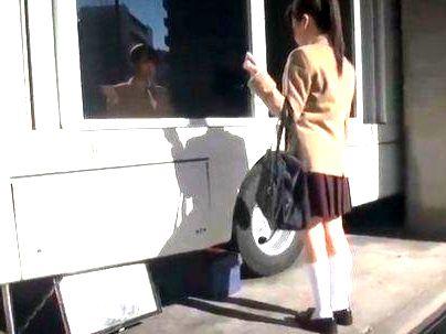 ＜マジックミラー号！＞『ここ乗るんですか？』下着モニターで騙された過去１女子！勿論パイモミされてエロ行為に！！！