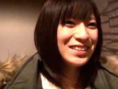 ＜ぶっかけ！＞「可愛いお顔に・・・顔射！」若く背清楚な感じの制服女子！ザーメン顔射されとるぞ！！！