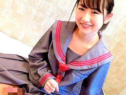 ＜素人ナンパ！＞「パイ乙・・・残念だな！」制服すがたの清楚女子！チェリー君筆おろしシテクレチャウ(無料エロ動画)