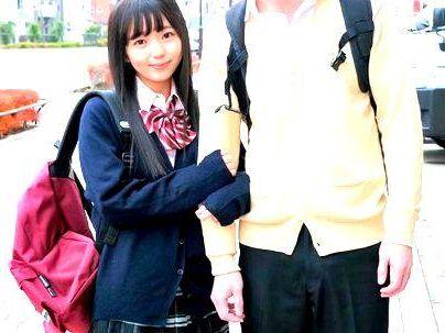＜マジックミラー号！＞「彼氏・・・大好き…♡」制服姿の素人女子！彼氏のチンポ当て企画でNTR持ち込まれるぞ