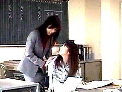 ＜女教師！＞「しましょうか…♡？」ドSでべっぴんさんの女教師！女同士でエロ行為発展シチャウゾ(アダルト動画)