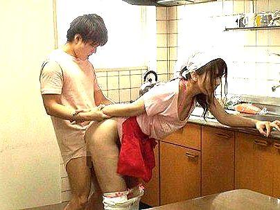 ＜家事代行！＞凄いイイの…♡！性欲高めの熟女家事代行オバサン熟女！余裕でガチファックできちゃう！(アダルト動画)