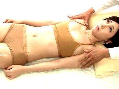 ＜マジックミラー号＞「ちょ？ヤメテクダサイ…ｲﾔ」スタイル抜群ボインの自慢の彼女！MM号でNTR持ち込まれるぞ！！