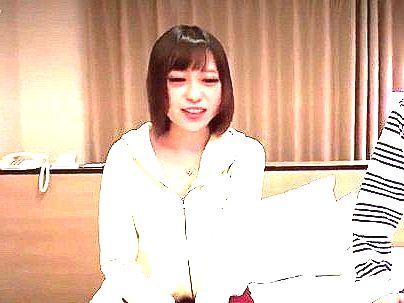 ＜素人ナンパ！＞「この顔で・・初イキだと！」貧乳ちっぱい細身のJDゲッツ！口説かれて初イキとかたまんね～ぞ！！