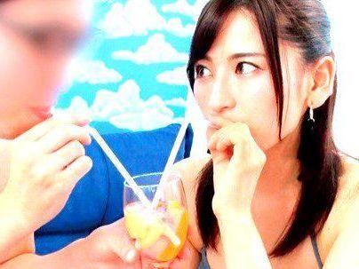 ＜素人お嬢さん！＞「私が？するんですか？」海でゲットしたアイドルクラスの美女！企画でチェリー君筆おろしシテクレチャウゾ！