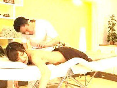 ＜性感エステ！＞凄い上手ですね…♡！無料オプションエステでもだえるゾ！！自分から求めちゃうぞ！！！