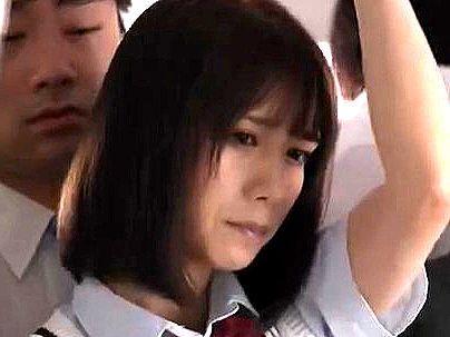 ＜電車痴●＞「興奮しちゃう…」痴漢行為にはまってしまったった制服女子！どんどんエスカレートするぞ(アダルト動画)