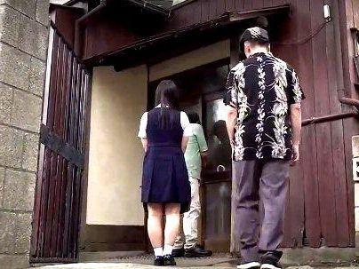 ＜エロドラマ！＞私を・・・買ってください…御金欲しい真面目そうな清楚美少女！制服姿で売春してるぞ～！！！