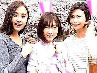 ＜人妻ナンパ！＞「奥さん・・・エッロ！」花見してた奥さん達確保！！MM号でハーレム状態にシテクレチャウ！！