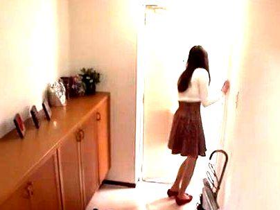 ＜逆レイプ！＞いらっしゃい…♡！隣人スタイル抜群ボイン人妻！若いチンポ求めて痴女行為発展シチャウゾ！！！