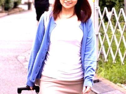 ＜母の友人＞「秘密だよ…♡」昔から気になっていた母の友人！まさかの誘惑でやれちゃうなんて・・・！！
