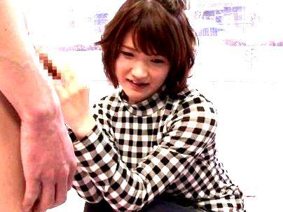 ＜マジックミラー号＞「恥ずかしい…♡」24歳ボイン巨乳お姉ちゃん！チェリー君筆おろしシテクレチャウ(アダルト動画)