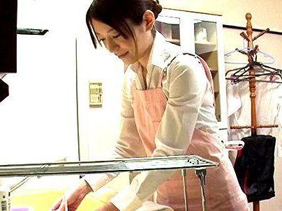 ＜巨尻妻レイプ！＞「ヤメテクダサイ…ｲﾔ、」優しい感じの美人家政婦！男に強引に犯されレイプされっぞ！！！