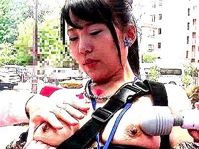 ＜美人AD！＞「ｲﾔ、私が・・無理です…」グラマラスボイン巨乳AD！騙されてＭＭ号でエロ行為持ち込まれる(アダルト動画)