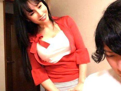 ＜母子近姦！＞まさに家族崩壊！！欲求不満の人妻お母さん！が引きこもり息子とやっちゃうぞ！！！