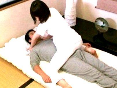 ＜整体師！＞硬いの・・・当たってる…清楚な感じのマッサージ師！チンポこすりつけで・・・やれるぞ！！！
