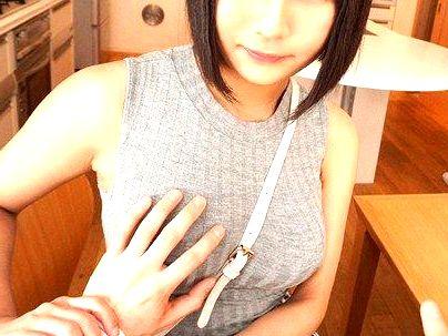 ＜彼女の妹！＞【胸・・・触って…♡】巨乳ボインの可愛い彼女の妹！誘惑から彼女裏切りファックしちゃうぞ！！！
