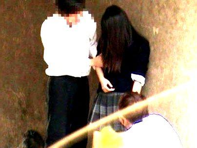 ＜ヒャッハーｗｗ！＞バカなカップル発見！お金ない男女が野外でセックス始めやがった・・・盗撮してAV販売決定！！！