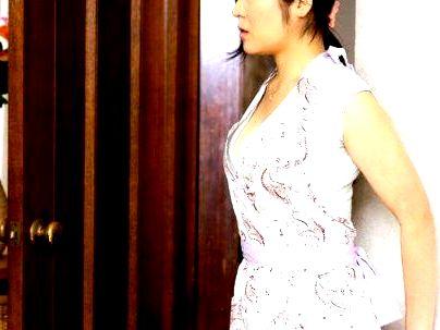 ＜夫のいない間に・・＞「ヤメテクダサイ…」上品感じの美人奥さん！不動産屋の男に犯されレイプされっぞ！！！