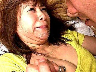 ＜若妻レ●プ！＞ひで～顔だな！巨乳ボインのＧＡＬ若妻！義父に無理矢理ヤラレル(アダルト動画)