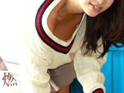 ＜おっぱい胸チラ！＞これ、やべ～だろ！ゴミ捨て場で胸ちら奥さん発見！乳首につられて・・・ヤル！ただそれだけ！！！