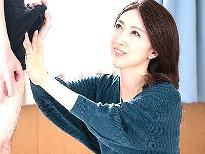 ＜美魔女！＞「色気半端ないって！」上品な感じの人妻奥さん！チェリー君筆おろしシテクレチャウ(無料エロ動画)