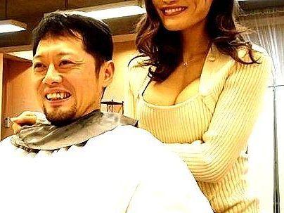 ＜美容師！＞今日はカットとｓｅｘですね…♡！マジかよ？美容院の綺麗なお姉さんが誘惑！勿論ヤルでしょ！！！