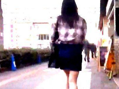 ＜素人ナンパ企画！＞「時間ですか？」街でゲットした小柄な女子！質問中にイキナリ即パコ興奮しちゃう…♡