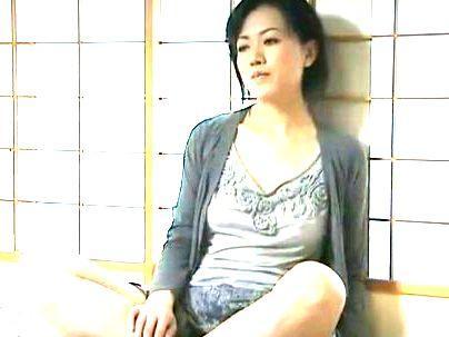 ＜ヘンリー塚本！＞「昭和のポルノ映像！」色気半端ない熟女！イタ電で自虐行為見せちゃうぞ！！！