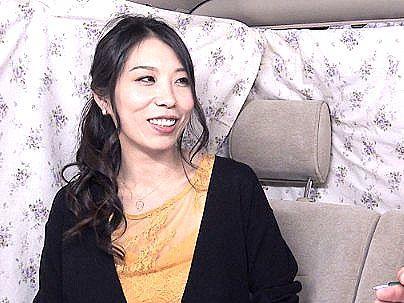 ＜人妻ゲット！＞「マジかよ！ミルクだと！！」母乳出しちゃう奥さんゲット！エロいパイ乙楽しんじゃうぞ(アダルト動画)