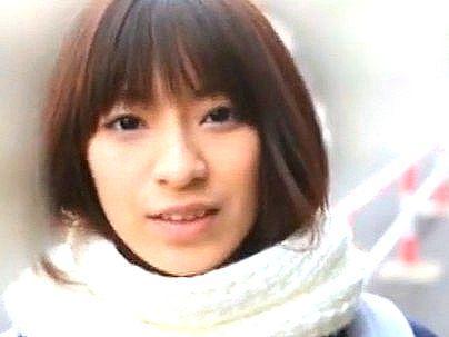 ＜清純美少女！＞「フェラ顔・・・エッロ！」バイト先の清楚系女子！仕事中にオチンポ舐めとるぞ！！