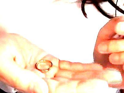 ＜不倫旅行！＞これ外します…♡！滅茶苦茶色っぽい美魔女！野外で他人棒で家族崩壊ファックしちゃう！！！