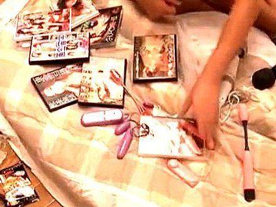 ＜家政婦さん！＞え？ナンデスカこれ？？ワザと部屋にエログッズばらまき！様子を見てなし崩し的エロ行為持ち込んじゃう！！