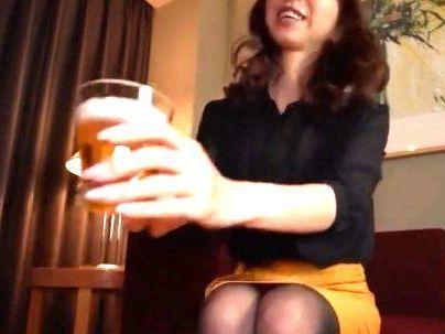 ＜人妻奥さん＞「ｈしたいの…」ｓｅｘレスの綺麗な美人奥さん！他人棒で旦那裏切りファックしちゃうゾ！！