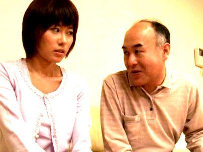＜お人よし若妻＞「男・・・温●さんか？」清楚な感じの奥さん！中年男に騙されチンポ挿入でもだえる姿ヤッバ！！