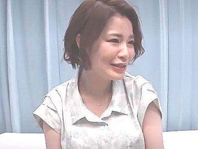 ＜イキ潮吹くぞ～！＞でちやうの…ダメ！マジックミラー号乗車の素人の奥さん！マンコから大量にだしておもらし！！！