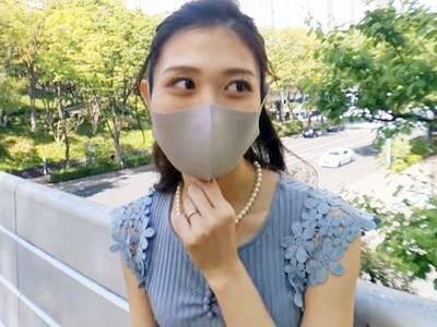 ＜人妻＞「アナルも挿入れて♥」26歳元お天気お姉さんがまさかのアナル性交！細身美乳の淫乱妻が連続イキ【素人/企画】